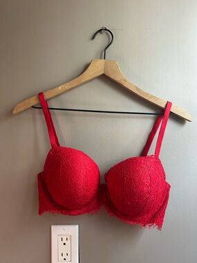 Victorias Secret Lipstick Red Lace Bra 34DD